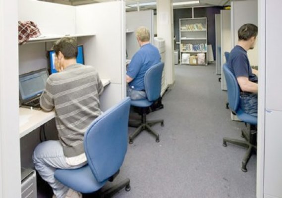 Un fost jandarm din Constanţa a golit conturile unor politicieni